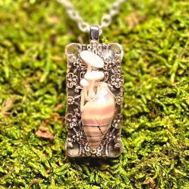 The Shell Bloom Pendant