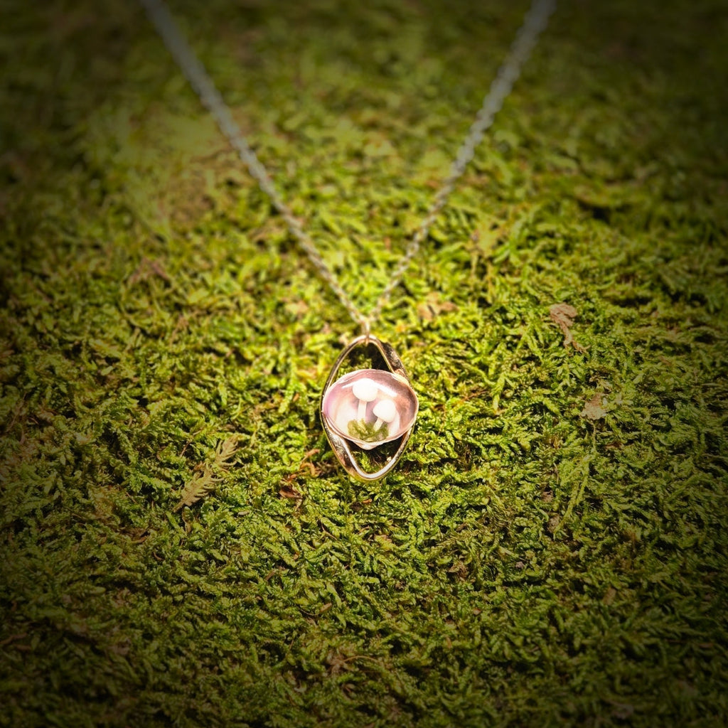 The Turning Shell Pendant