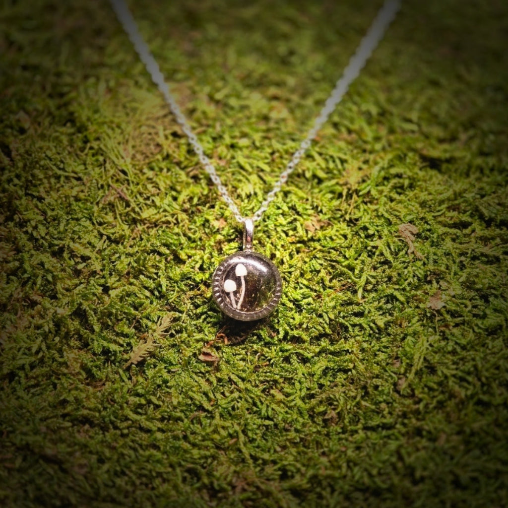 The Dark Hollow Pendant