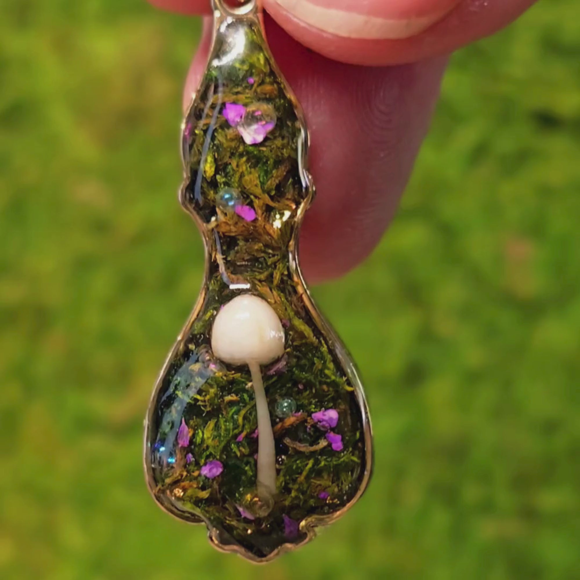 The Moss Spoon Pendant