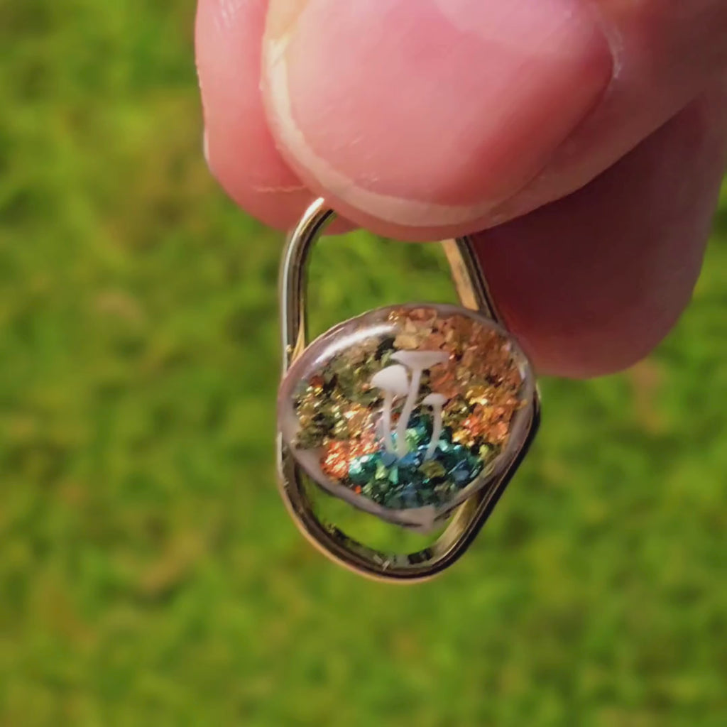 The Gilded Shore Pendant